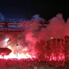 «Ho visto Maradona», l'emozionante coro dei napoletani davanti al San Paolo