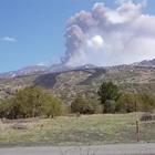 L'eruzione dell'Etna: lava e cenere dal cratere di Sud Est