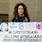Roma, 2 assistenti sociali tentano di portare via il figlio a una mamma accusata di alienazione parentale