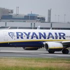 Coronavirus, la denuncia dei passeggeri: «Ryanair non rimborsa i biglietti aerei già acquistati»