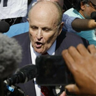 Rudy Giuliani, l'ex avvocato di Donald Trump condannato a pagare 148 milioni di risarcimento per diffamazione