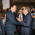 Hollywood sbarca a Via Condotti: il red carpet di Quentin Tarantino tra la folla dei fan