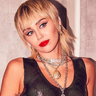Miley Cyrus, stop alla dieta vegana: «Il mio cervello non correva più»