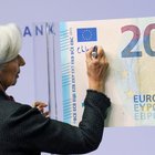 Christine Lagarde mette la sua firma sulle banconote dell'euro