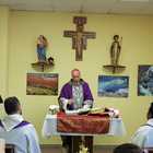 Il vescovo Antonazzo sconfessa il parroco: «La Diocesi è solo per l'accoglienza»