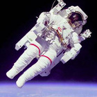 «Lo spazio profuma di bistecche»: le rivelazioni degli astronauti che lasciano perplessi gli esperti