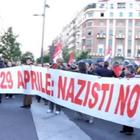 Il corteo antifascista: "Nazisti, no grazie!"