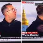 Esplosioni a Kiev, giornalista BBC interrompe la diretta per cercare riparo: le incredibili immagini