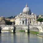 La Chiesa e l'Ici, un'evasione fiscale di 5 miliardi: in mano al Vaticano il 20% degli immobili in Italia