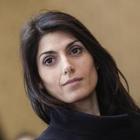 Sentenza Raggi, le telefonate di Grillo e Luigi ai legali: «Com'è messa davvero?» Sentenza Raggi, le telefonate di Grillo e Luigi ai legali: «Com'è messa davvero?»