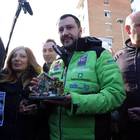 • Genitori divisi. E arriva Salvini con il Presepe -Guarda
