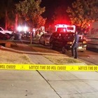 Californa, strage al party, entra nel giardino di una casa e spara: 4 morti e 6 feriti