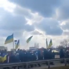 Ucraina, a Kherson le persone in strada per manifestare contro l'occupazione russa