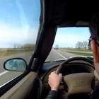 Sviene mentre guida: il video è impressionante