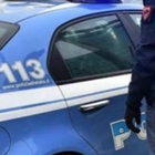 Roma, picchia la ex in strada e la riduce in fin di vita: l'aggressione choc vicino alla fermata della metro