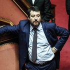 Salvini ai 5 Stelle: «Da noi le porte sono aperte». E in aula sfida il premier Conte