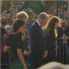 Harry e Meghan con William e Kate al castello di Windsor per il tributo alla Regina Elisabetta: la pace grazie all'invito del principe del Galles