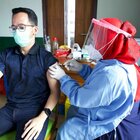 Vaccini, i medici di Roma rifiutano AstraZeneca: «Protezione bassa, vogliamo Pfizer o Moderna»