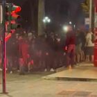 Roma-Feyenoord, scontri a Tirana: guerriglia e violenza hooligans in città. Almeno 10 feriti e raffica di fermi
