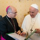 Fabriano, vescovo appoggia i sindacati: «No al licenziamento dei 400, vogliono desertificare la zona»