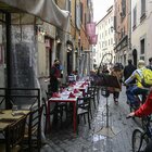 Roma zona rossa, pranzo e cena al ristorante con il passaporto vaccinale: con la “green card” il piano per locali e palestre