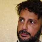 Fabrizio Corona assolto dall'accusa di evasione fiscale per i 2,6 milioni nascosti nel controsoffitto