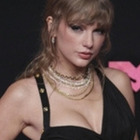 Taylor Swift «censurata» su X, Instagram e Facebook: oscurate le ricerche delle foto hot della cantante