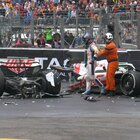Schumacher, terrificante incidente al Gp di Monaco: l'auto si spezza in due, lui è illeso