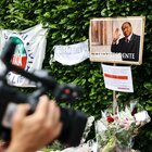 Berlusconi, i funerali di Stato: dove vederli in tv su Mediaset, Rai e Sky. La sera speciale Porta a Porta