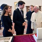 Trudeau al Papa: «Santità, venga in Canada a chiedere scusa per gli errori della Chiesa con i nativi»