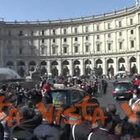 L’applauso all’uscita dei feretri di Attanasio e Iacovacci ai Funerali di Stato VIDEO