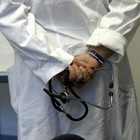 Morto a sette anni per l'otite curata con l'omeopatia: medico sospeso per 6 mesi
