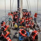 Migranti, Mediterranea emula Sea Watch: «Pronti a sbarcare». Ma Salvini firma divieto di ingresso