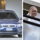 Il Papa forza i tempi ed esce dall'ospedale: convalescenza continuerà in Vaticano