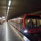 Milano, brusca frenata della metropolitana: undici persone ferite