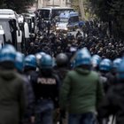 Lazio-Eintracht, scontri all'Olimpico: cariche della polizia, 5 fermi