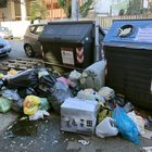Roma, caos rifiuti: Ama si difende «La colpa è dei residenti dell’hinterland che buttano i sacchi in città»