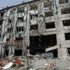 Orrore Mariupol, scoperti 200 cadaveri in un rifugio sotto un grattacielo