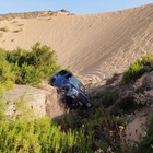 Col fuoristrada sulle dune protette, resta bloccato nella sabbia: maxi multa in arrivo