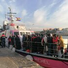 L'ondata dei migranti: in 24 ore 3mila arrivi dalla Tunisia
