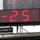 E' primavera, ma a Milano il termometro in piazza segna -25°