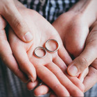 Sposa derubata dal papà due giorni prima del matrimonio: «Si è intascato i soldi che mi aveva lasciato mio nonno»