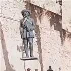 Spagna, rimossa l'ultima statua del dittatore Franco