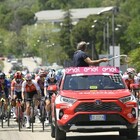 Toyota al Giro d’Italia con una flotta sostenibile. Al seguito della gara tutta la gamma elettrificata del brand