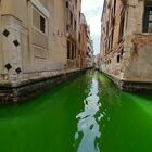 Venezia, acqua fosforescente, Arpa: «Improbabile sia un incidente»