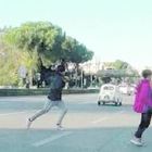 Incidente di corso Francia a Roma, il giochino di attraversare col semaforo rosso e postare tutto sui social