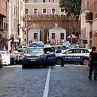 Roma, falso allarme bomba a due passi dal Vaticano: pacco sospetto sotto una Smart