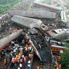 Scontro tra treni in India, morte oltre 280 persone e 900 feriti. «Numero delle vittime destinato a salire»