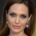 Angelina Jolie choc: «Prima del divorzio con Brad Pitt ho avuto la paralisi di Bell, colpa dello stress»