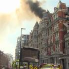 L'hotel Mandarin in fiamme a Londra